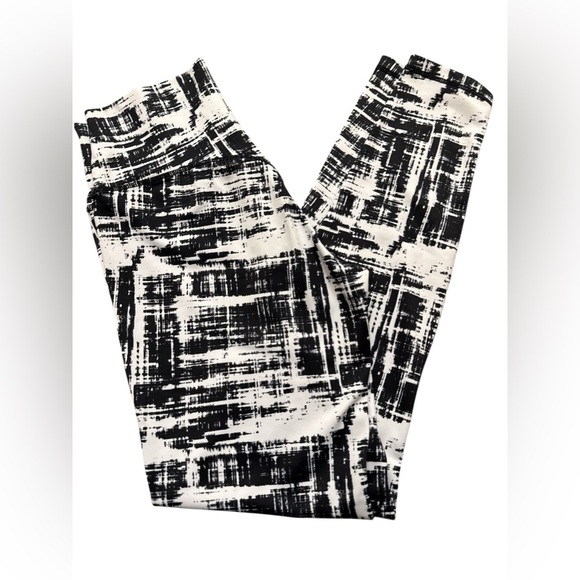 Buffbunny Rebel “Triggered” Leggings - Picture 4 of 6